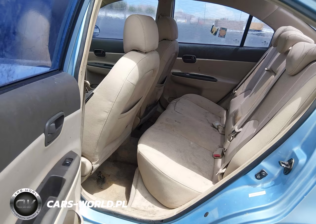 2006 Hyundai Accent Gls VIN:KMHCN46C06U007972 - 8