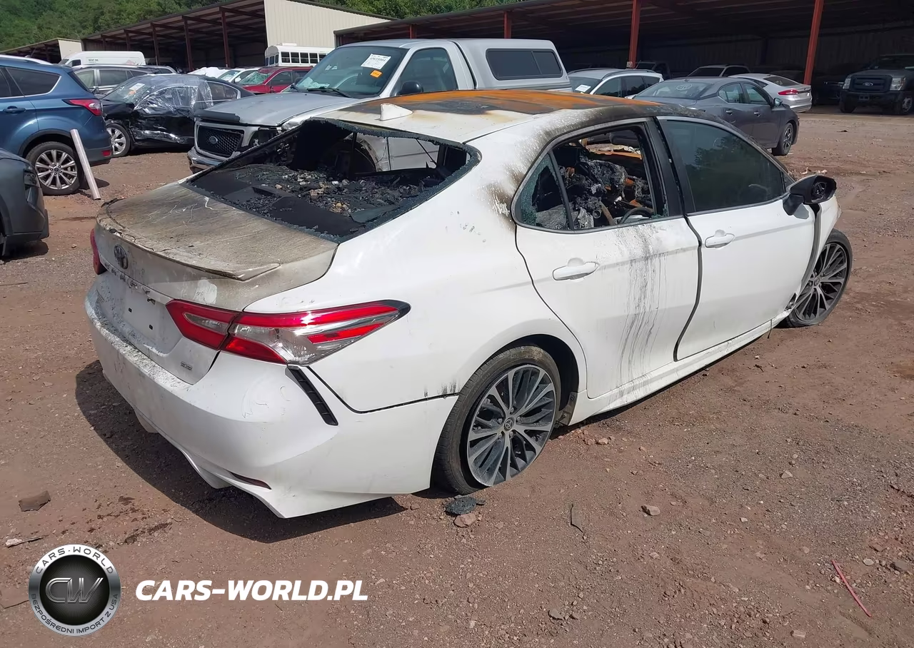 2020 Toyota Camry Se VIN:4T1G11AK6LU502795 - 4