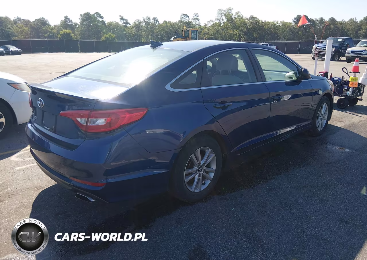 2017 Hyundai Sonata VIN:5NPE24AF2HH493057 - 4