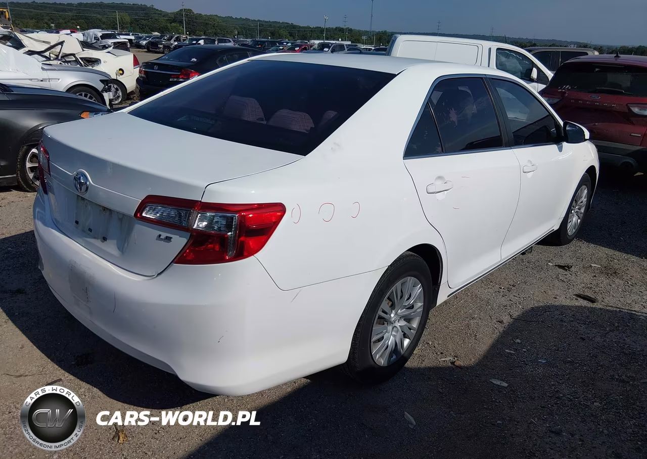 2013 Toyota Camry Le VIN:4T1BF1FK3DU205893 - 4