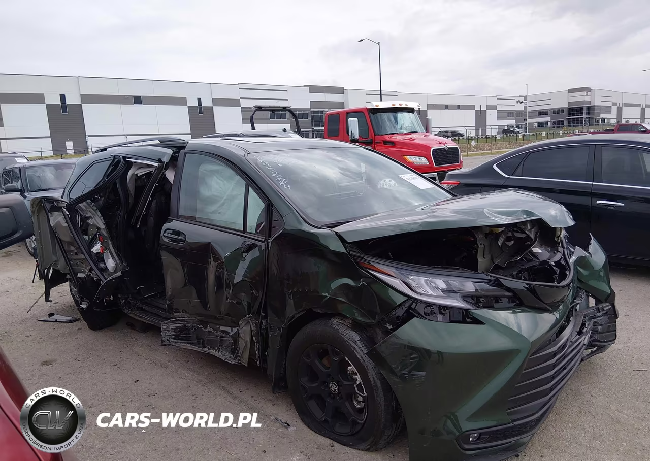 2026 Toyota Sienna Woodland Edition VIN:5TDCSKFC8TS228558 - 13