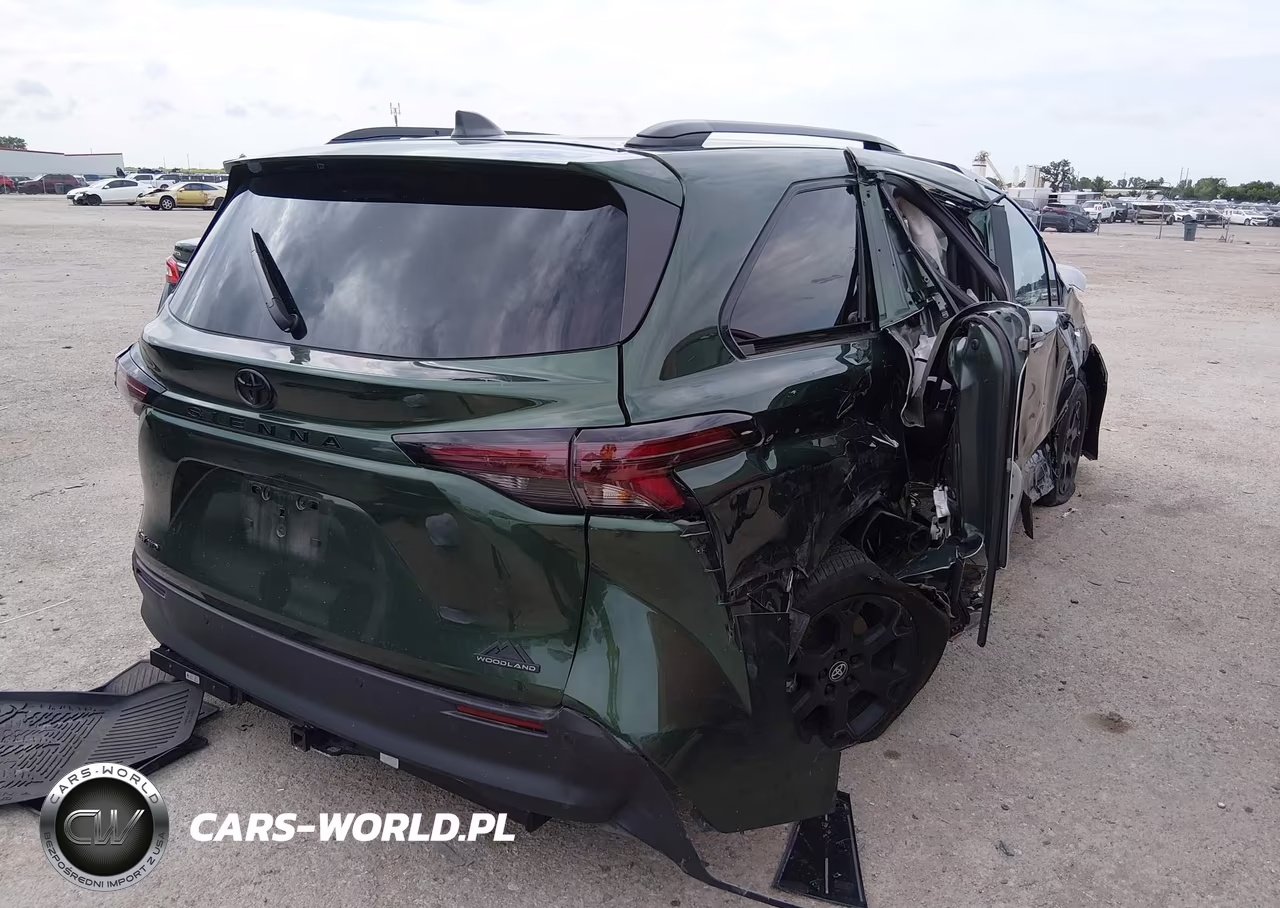 2026 Toyota Sienna Woodland Edition VIN:5TDCSKFC8TS228558 - 4