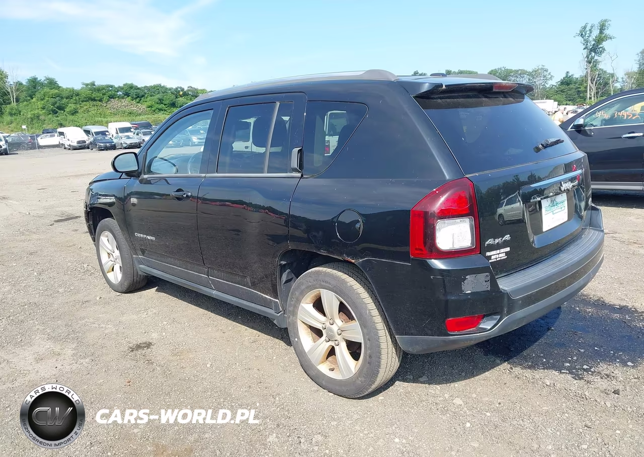 2014 Jeep Compass Latitude VIN:1C4NJDEB8ED632944 - 3