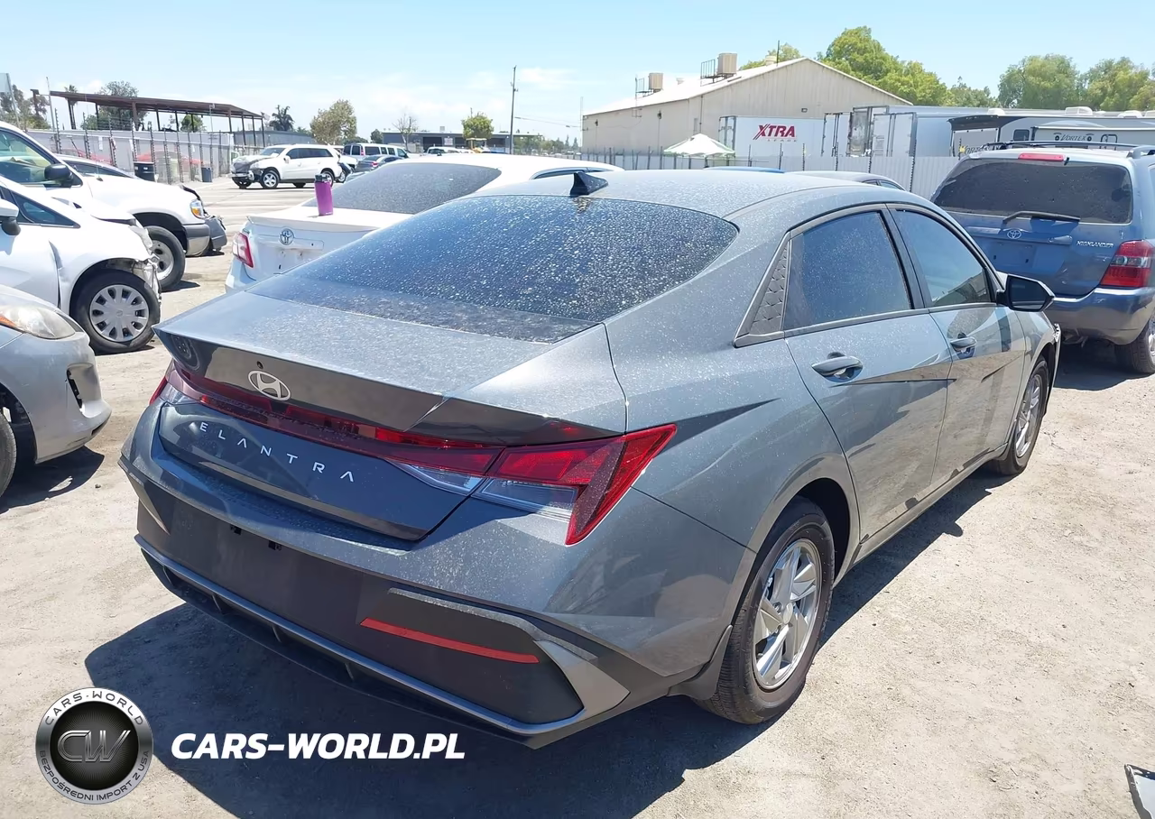 2026 Hyundai Elantra Se VIN:KMHLL4DG5TU099782 - 4