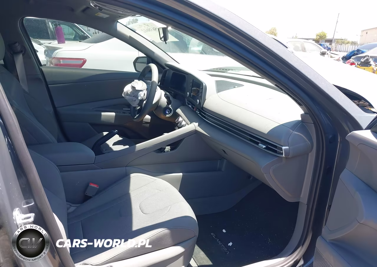 2026 Hyundai Elantra Se VIN:KMHLL4DG5TU099782 - 5