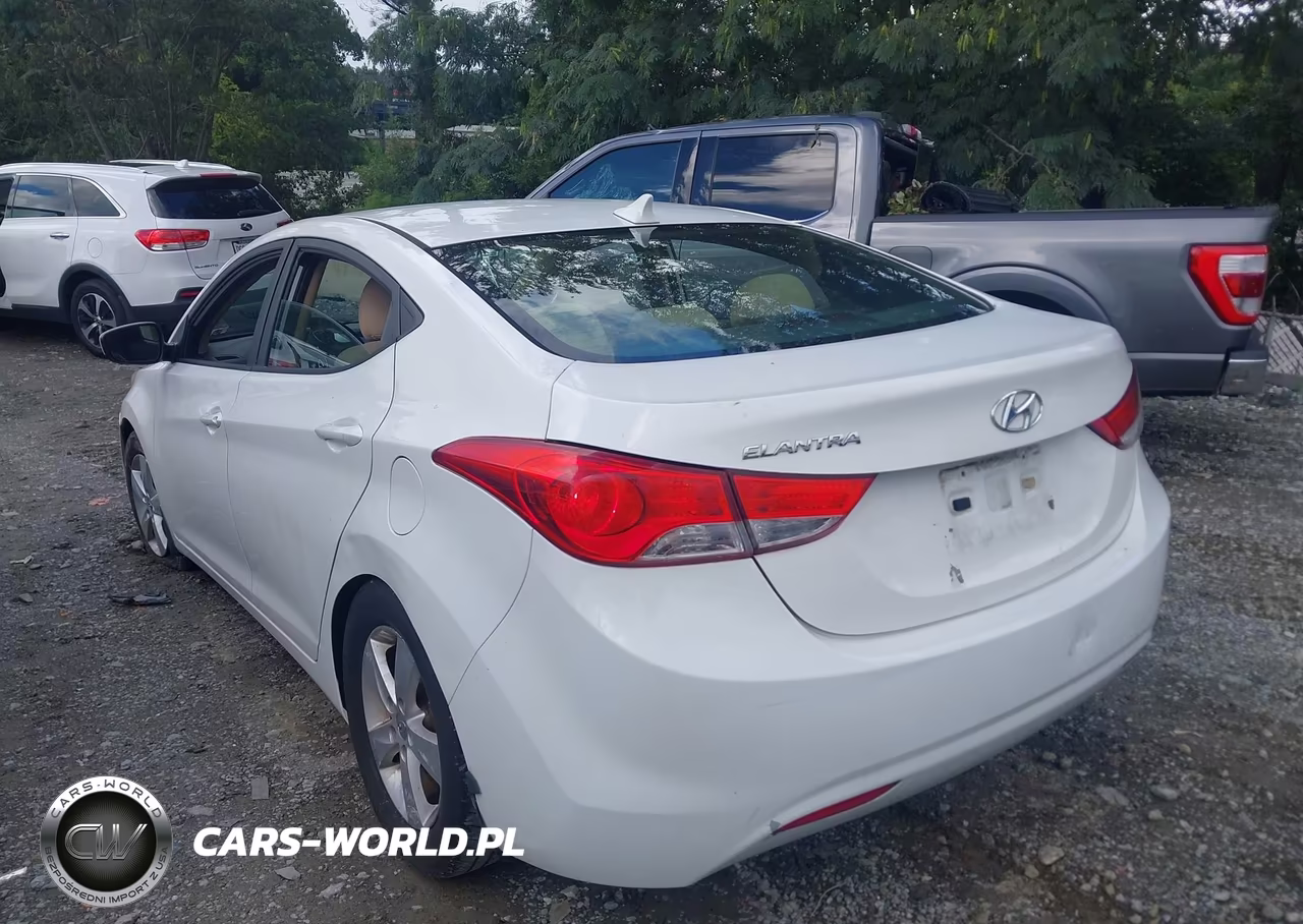 2013 Hyundai Elantra Gls VIN:5NPDH4AE8DH302916 - 3