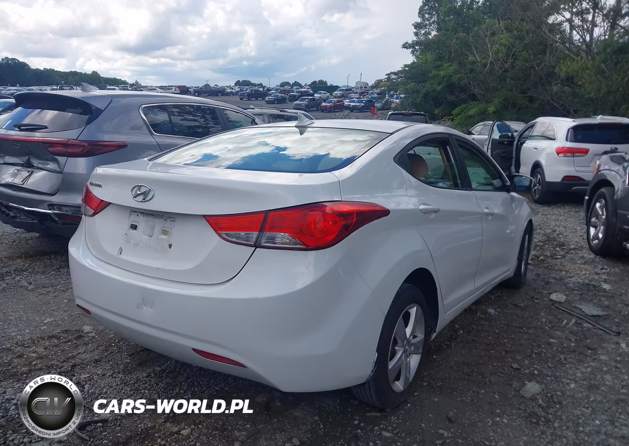 2013 Hyundai Elantra Gls VIN:5NPDH4AE8DH302916 - 4