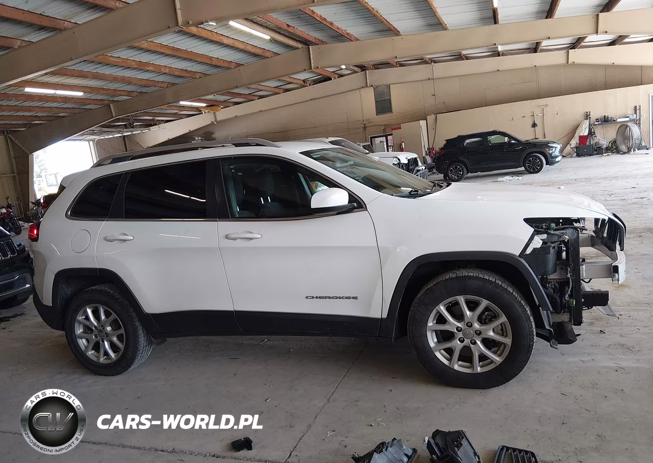 2016 Jeep Cherokee Latitude VIN:1C4PJMCB1GW276548 - 13