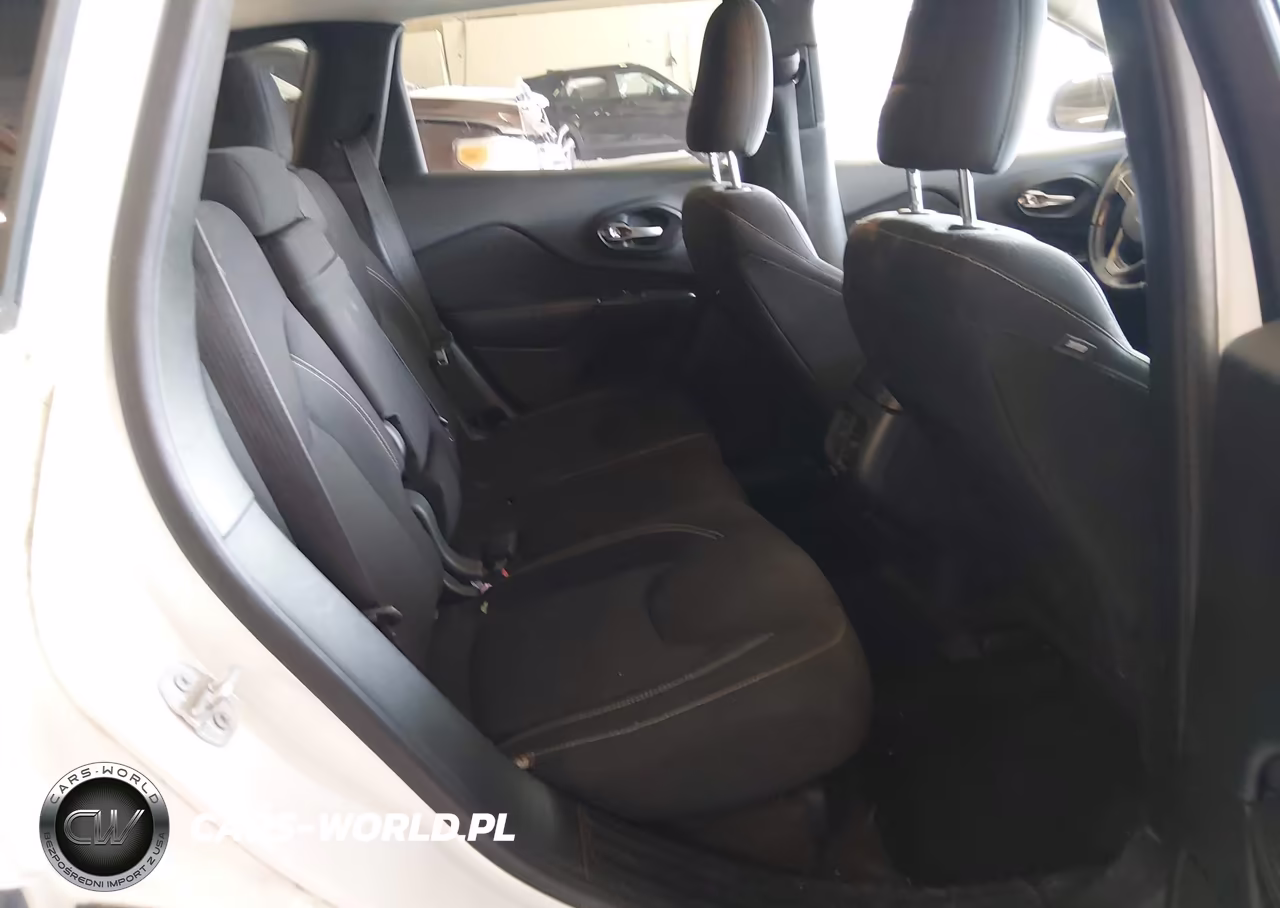 2016 Jeep Cherokee Latitude VIN:1C4PJMCB1GW276548 - 8