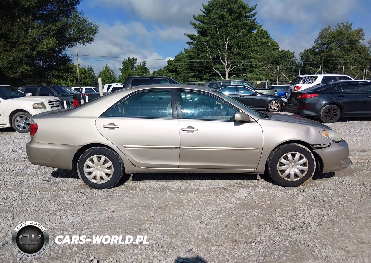 2005 Toyota Camry Le VIN:4T1BE32K55U559890 - 13