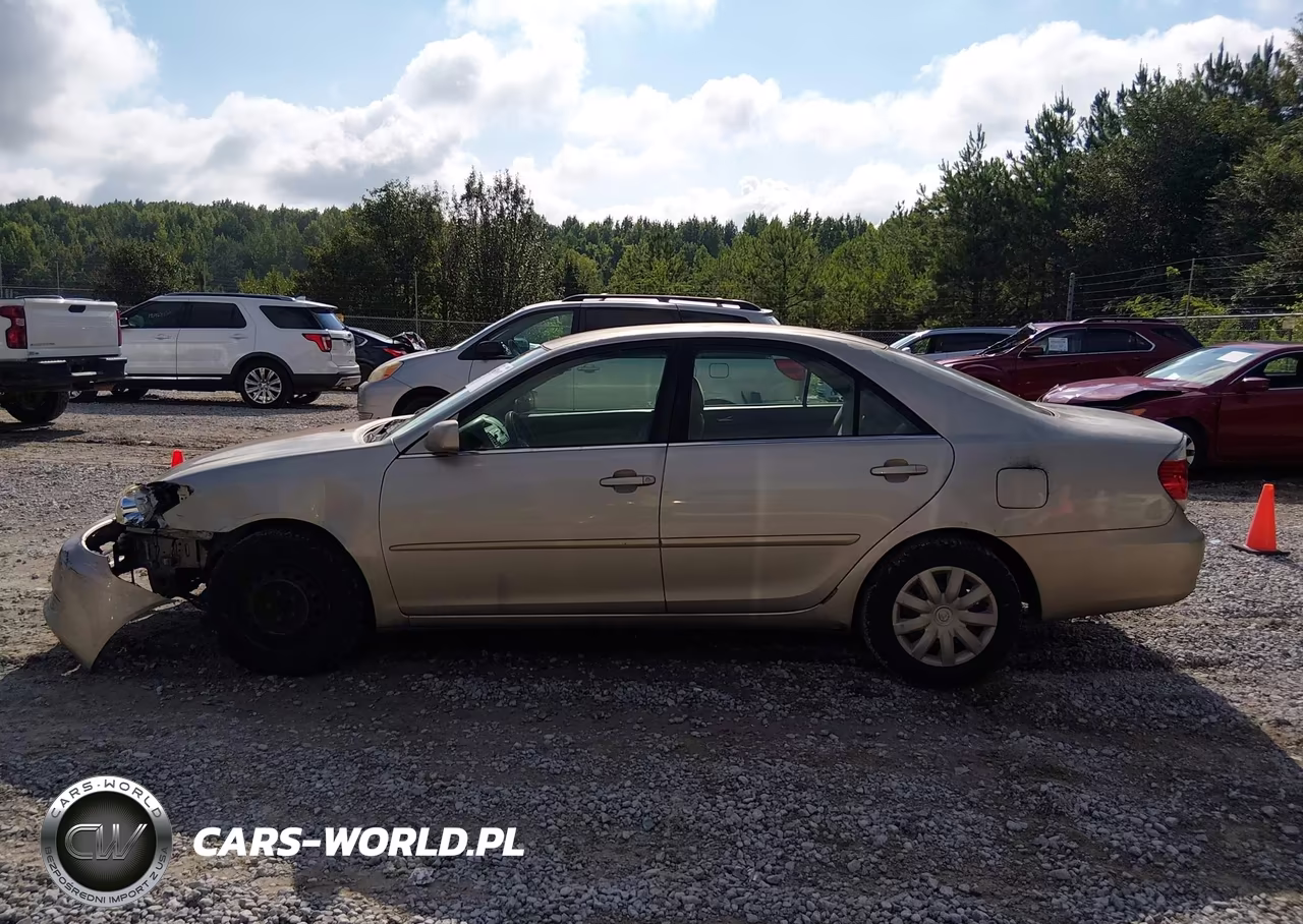 2005 Toyota Camry Le VIN:4T1BE32K55U559890 - 14