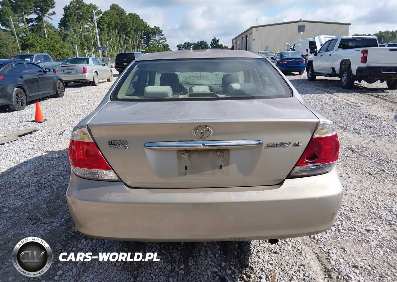 2005 Toyota Camry Le VIN:4T1BE32K55U559890 - 16