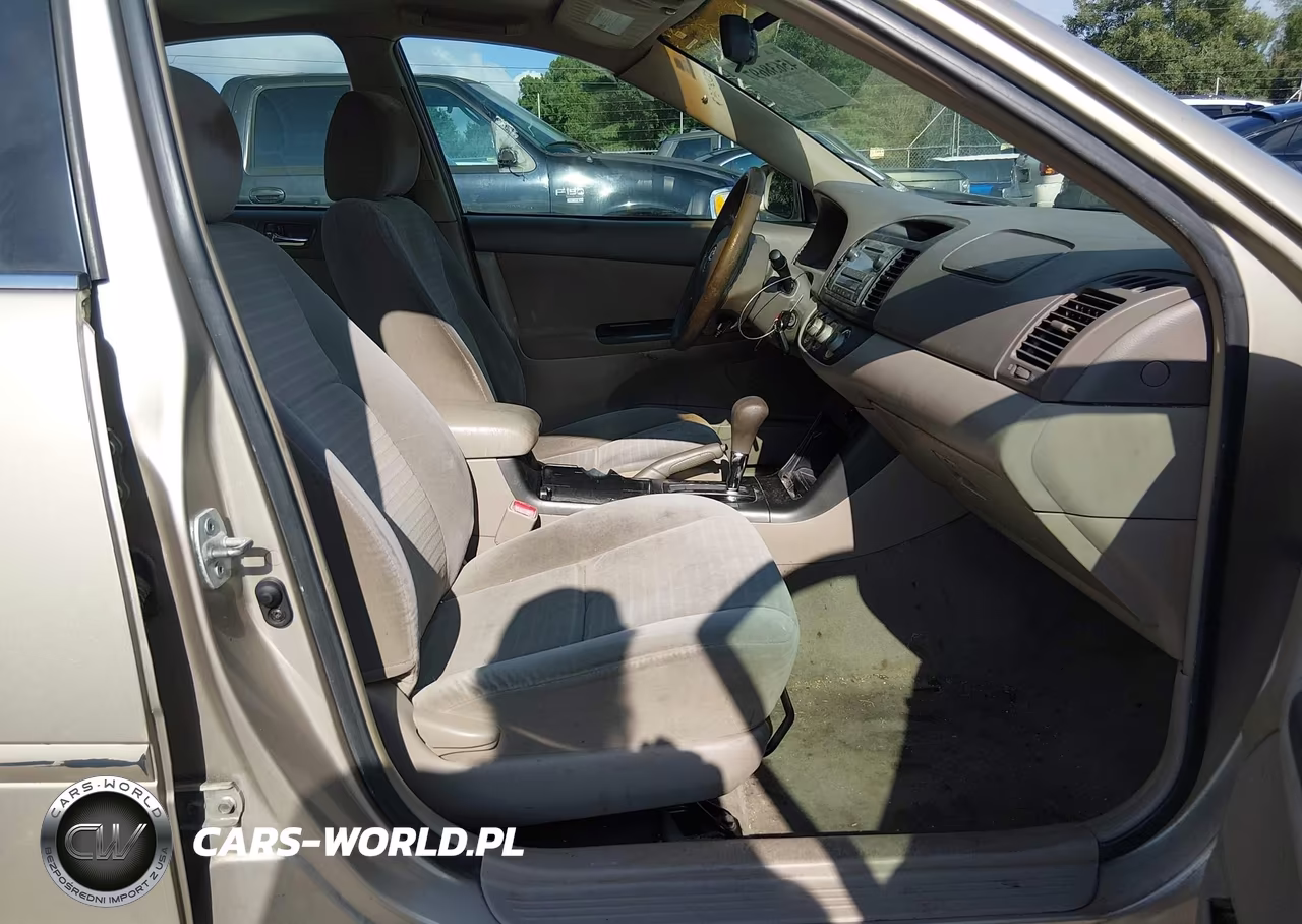 2005 Toyota Camry Le VIN:4T1BE32K55U559890 - 5