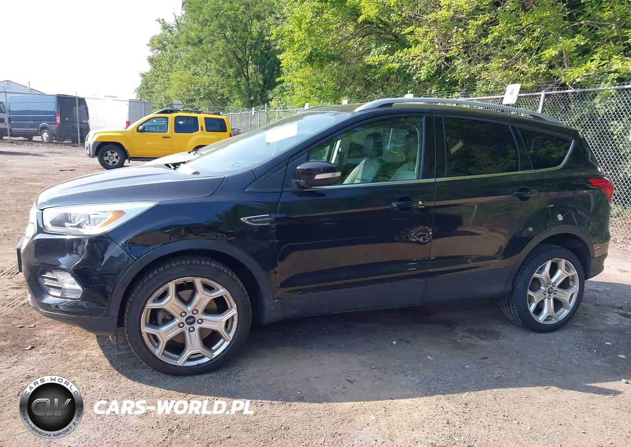 2019 Ford Escape Titanium VIN:1FMCU9J98KUC32713 - 14