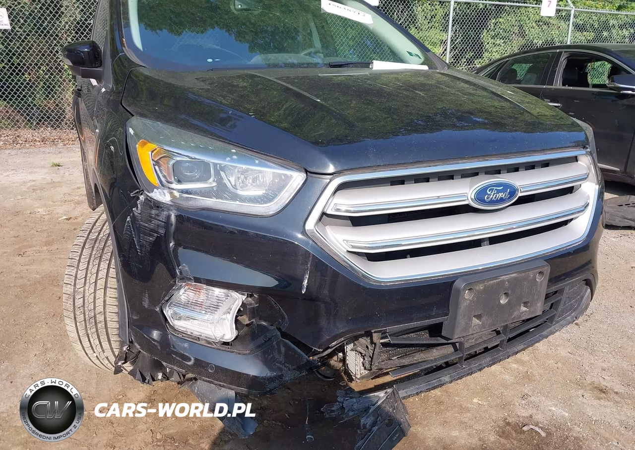 2019 Ford Escape Titanium VIN:1FMCU9J98KUC32713 - 18