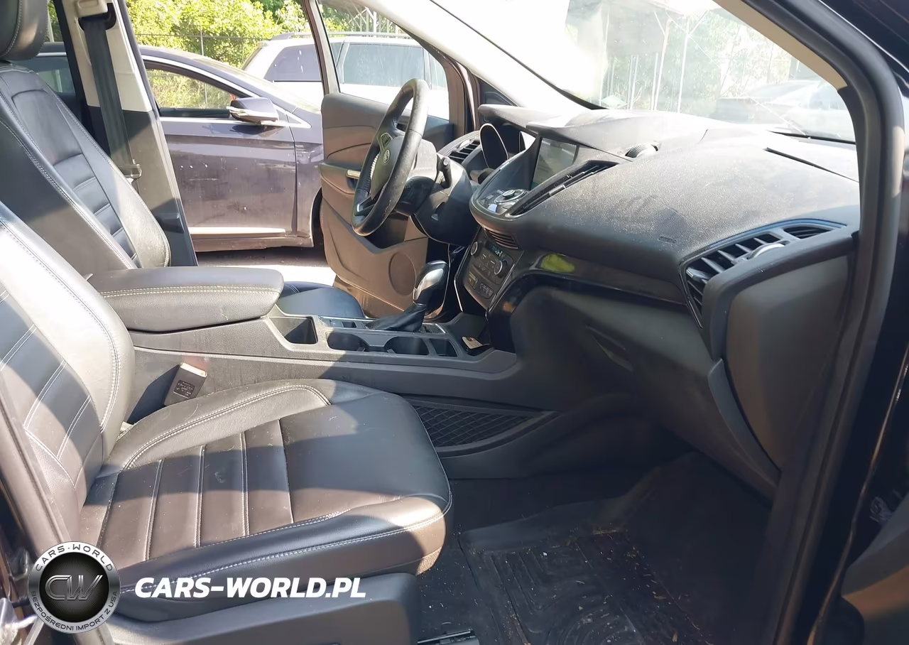 2019 Ford Escape Titanium VIN:1FMCU9J98KUC32713 - 5