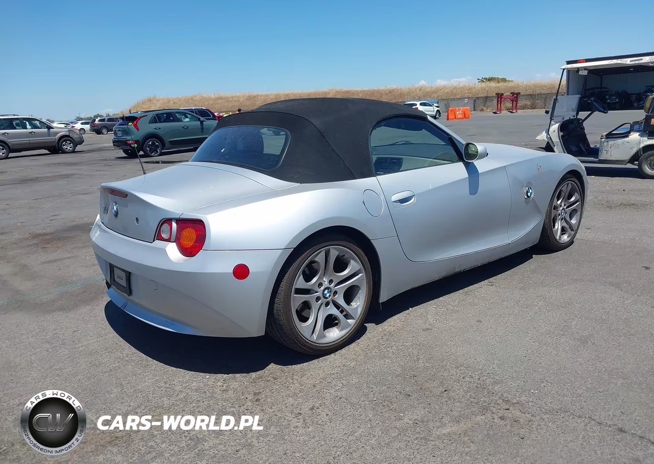2005 BMW Z4 3.0I VIN:4USBT53565LU11701 - 4