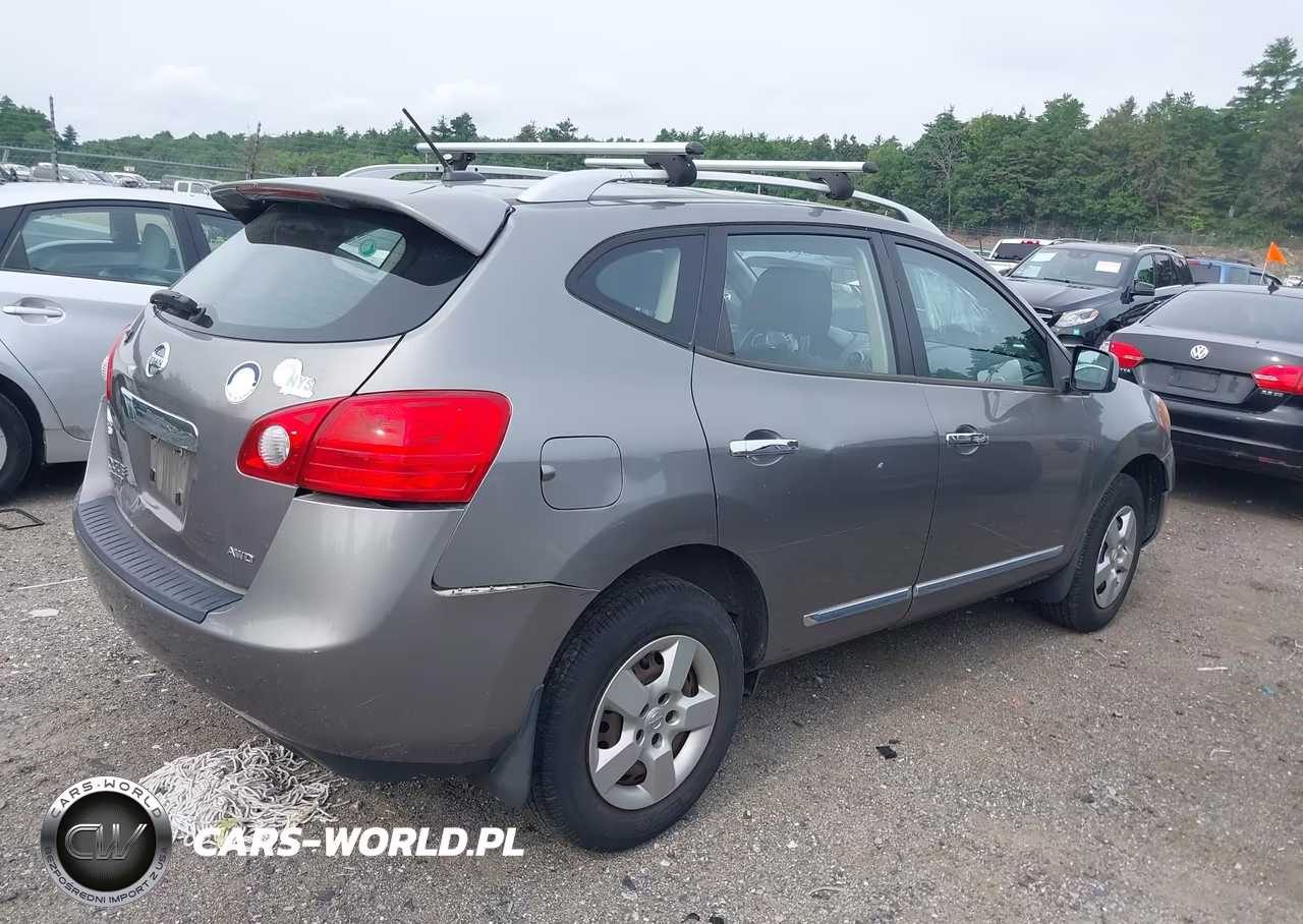 2015 Nissan Rogue Select S VIN:JN8AS5MV7FW755030 - 4