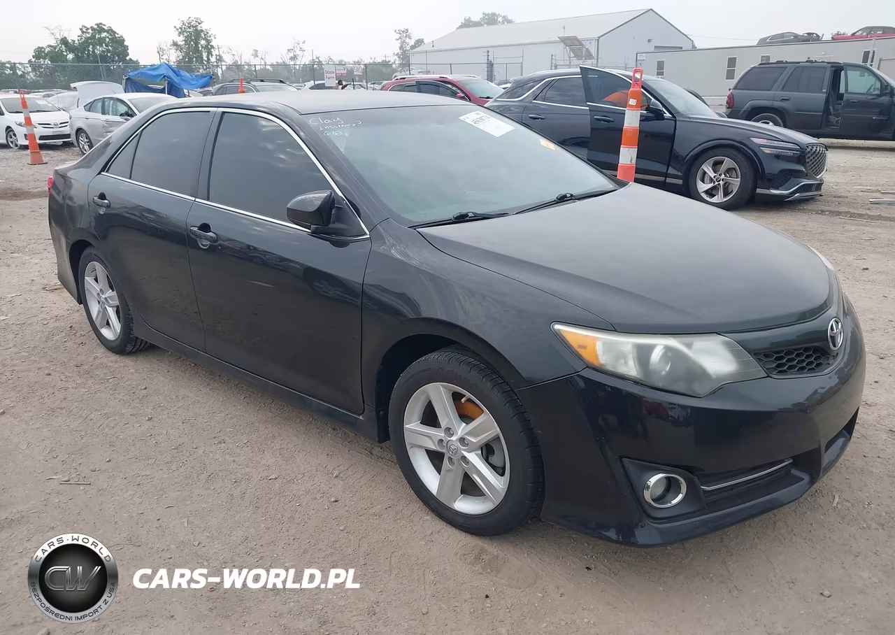 2014 Toyota Camry Se – zdjęcie 1 z 16
