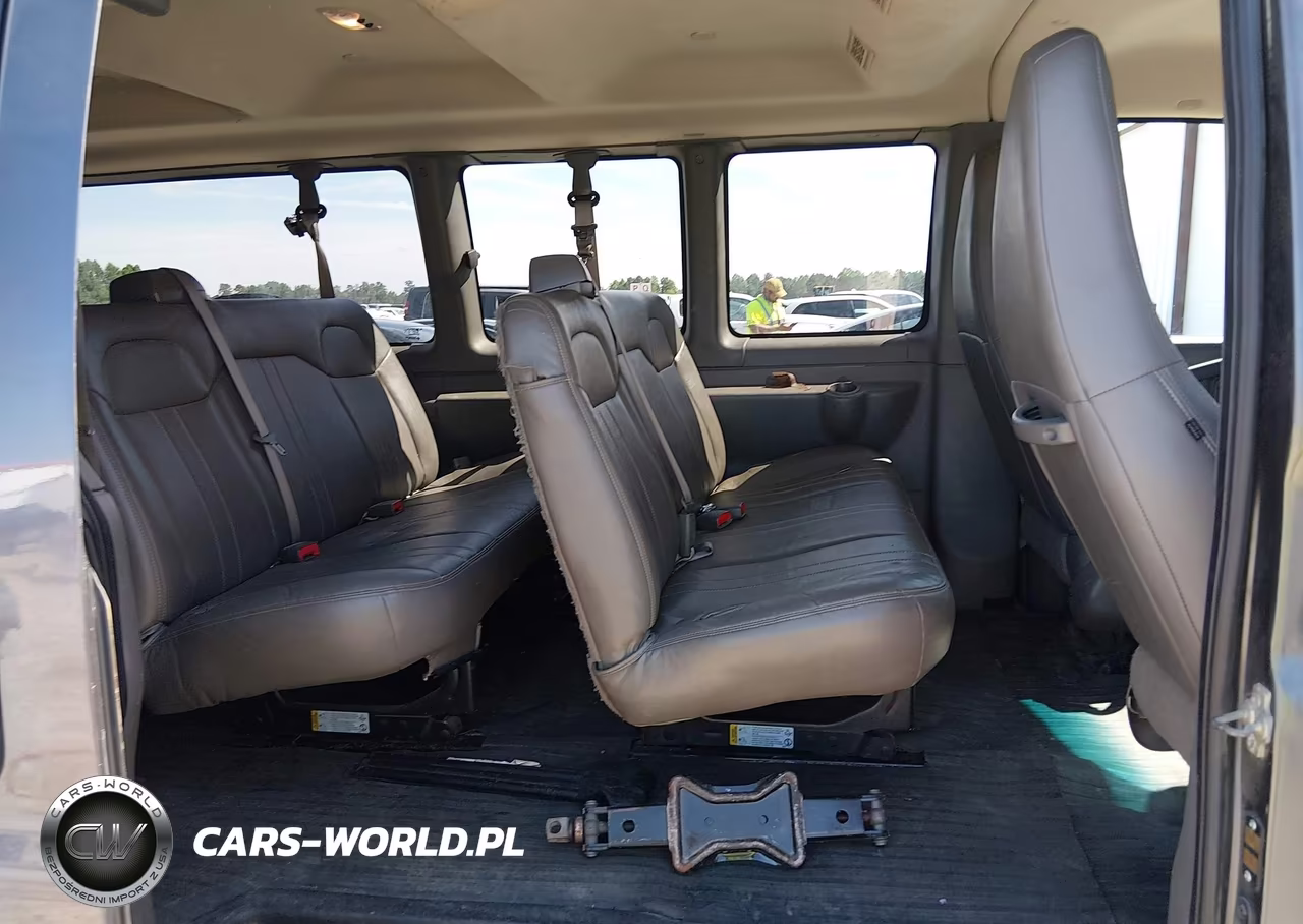2017 Chevrolet Express 3500 Ls VIN:1GAZGNFG8H1291558 - 8