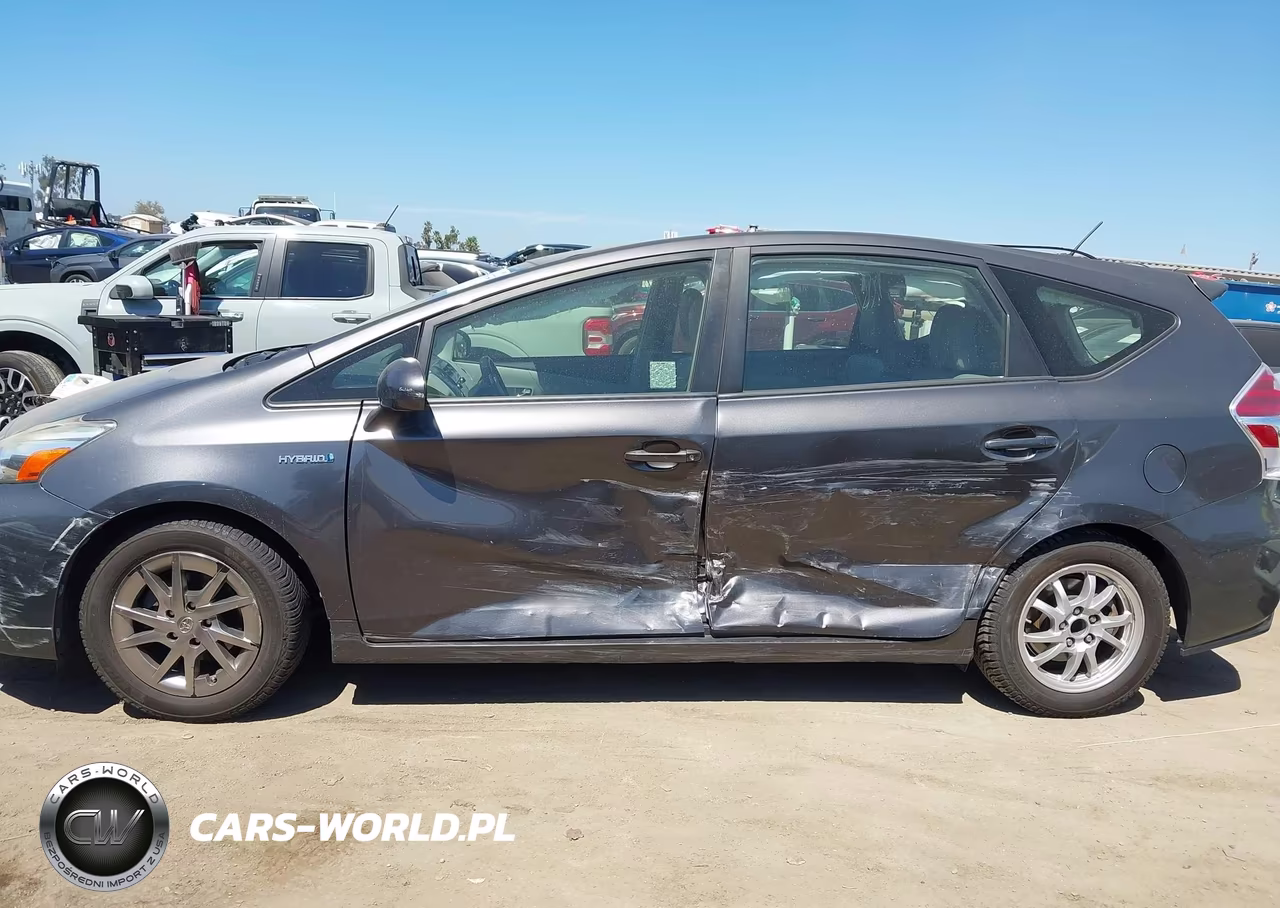 2015 Toyota Prius V Four VIN:JTDZN3EU8FJ030405 - 14
