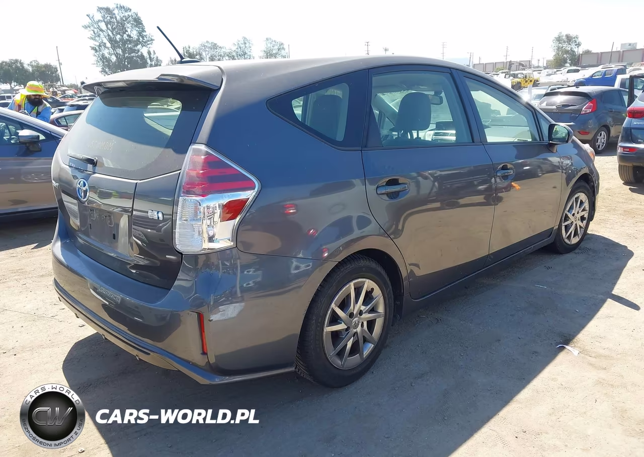 2015 Toyota Prius V Four VIN:JTDZN3EU8FJ030405 - 4