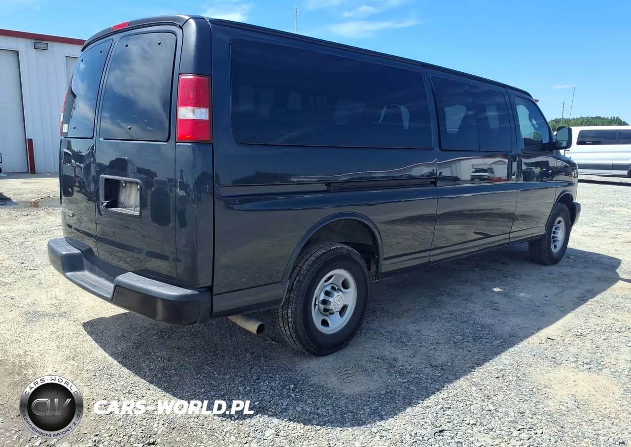 2017 Chevrolet Express 3500 Ls VIN:1GAZGNFG9H1292329 - 4