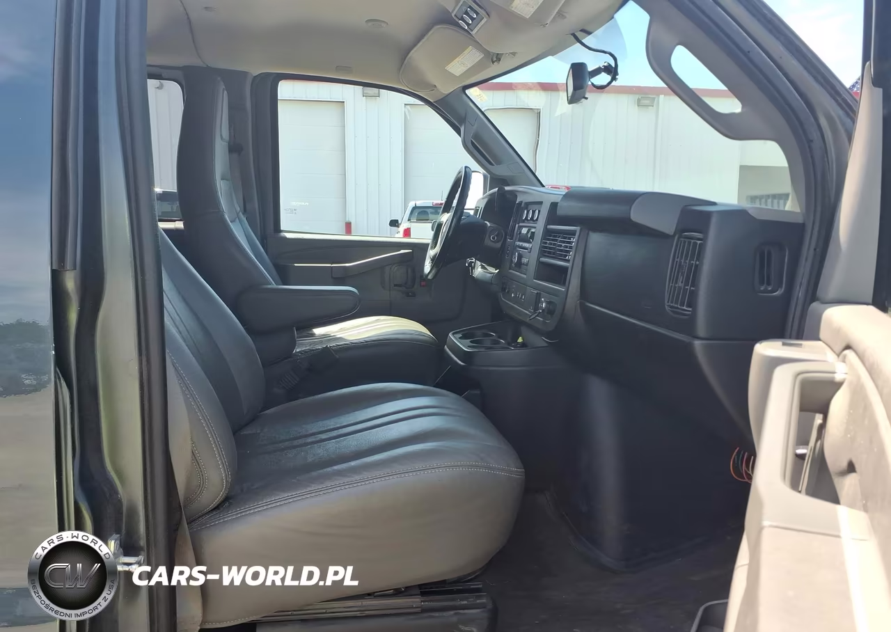 2017 Chevrolet Express 3500 Ls VIN:1GAZGNFG9H1292329 - 5
