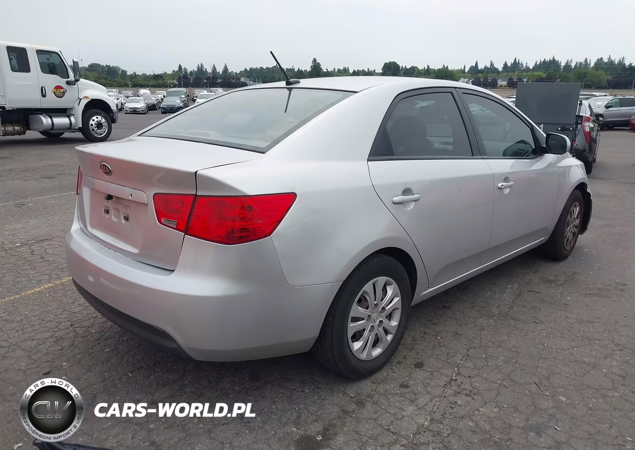2010 Kia Forte Lx VIN:KNAFT4A27A5252581 - 4
