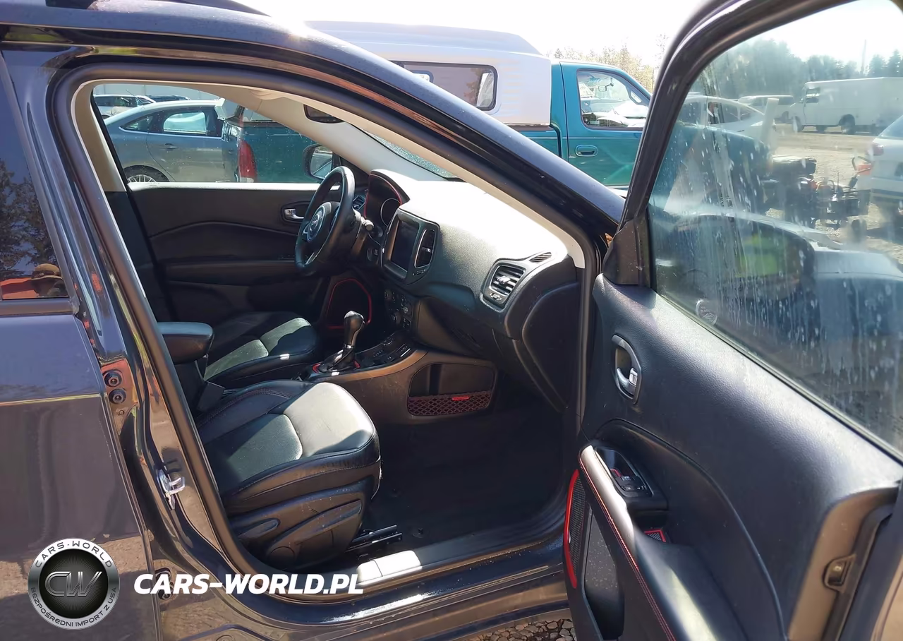 2018 Jeep Compass Trailhawk VIN:3C4NJDDBXJT404093 - 17