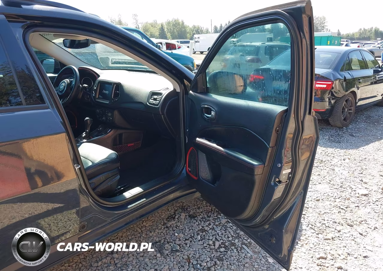 2018 Jeep Compass Trailhawk VIN:3C4NJDDBXJT404093 - 5