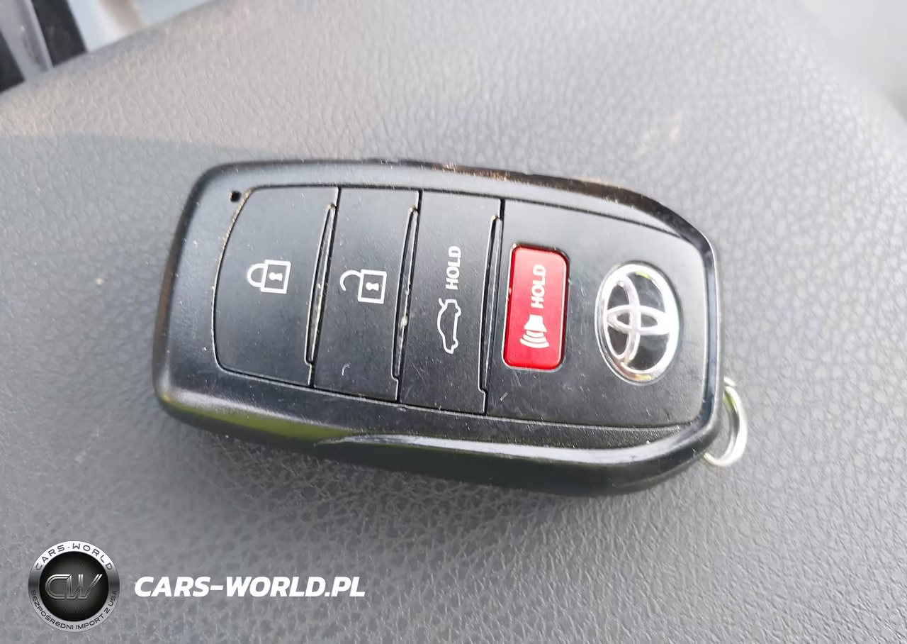 2025 Toyota Camry Le VIN:4T1DAACK3SU639028 - 11