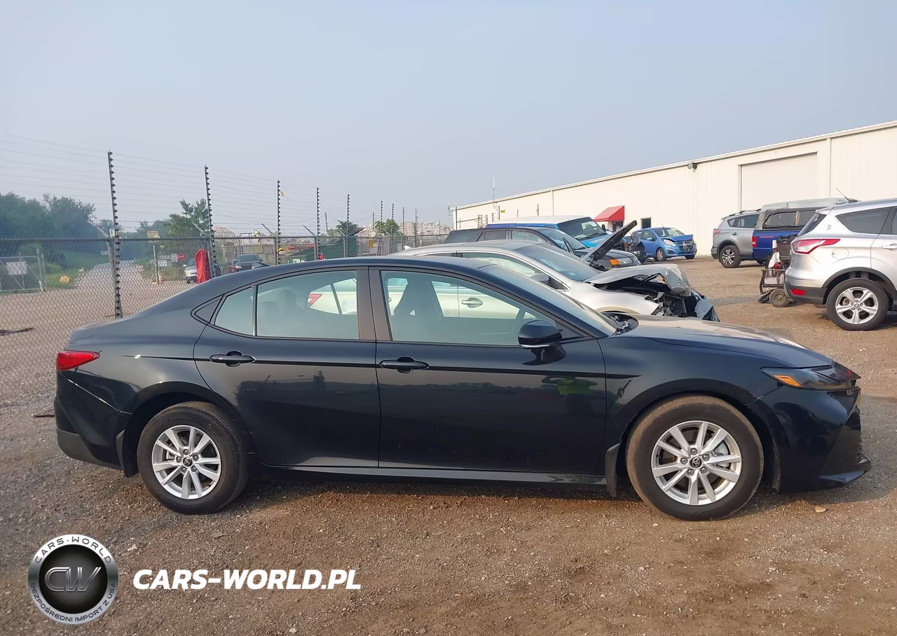 2025 Toyota Camry Le VIN:4T1DAACK3SU639028 - 13
