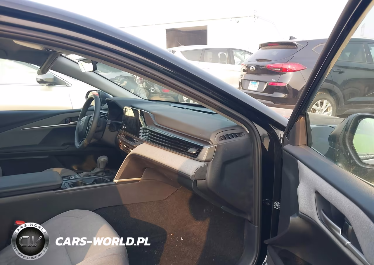 2025 Toyota Camry Le VIN:4T1DAACK3SU639028 - 5