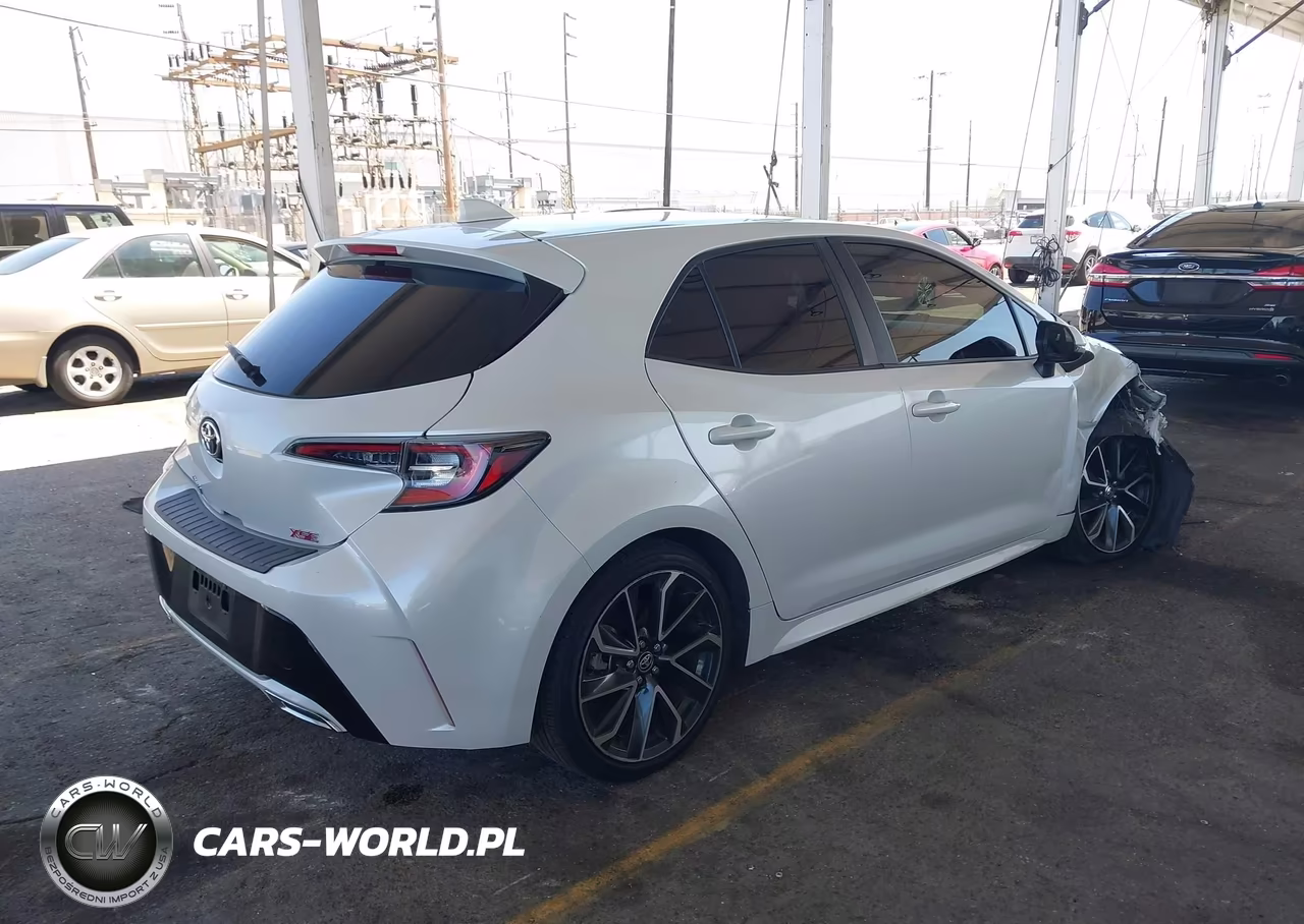 2021 Toyota Corolla Xse VIN:JTNC4MBE3M3125205 - 4