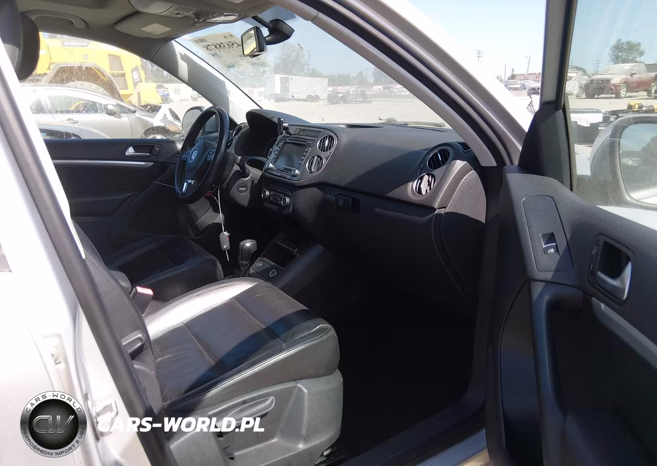 2012 Volkswagen Tiguan Sel VIN:WVGAV7AX4CW001546 - 5