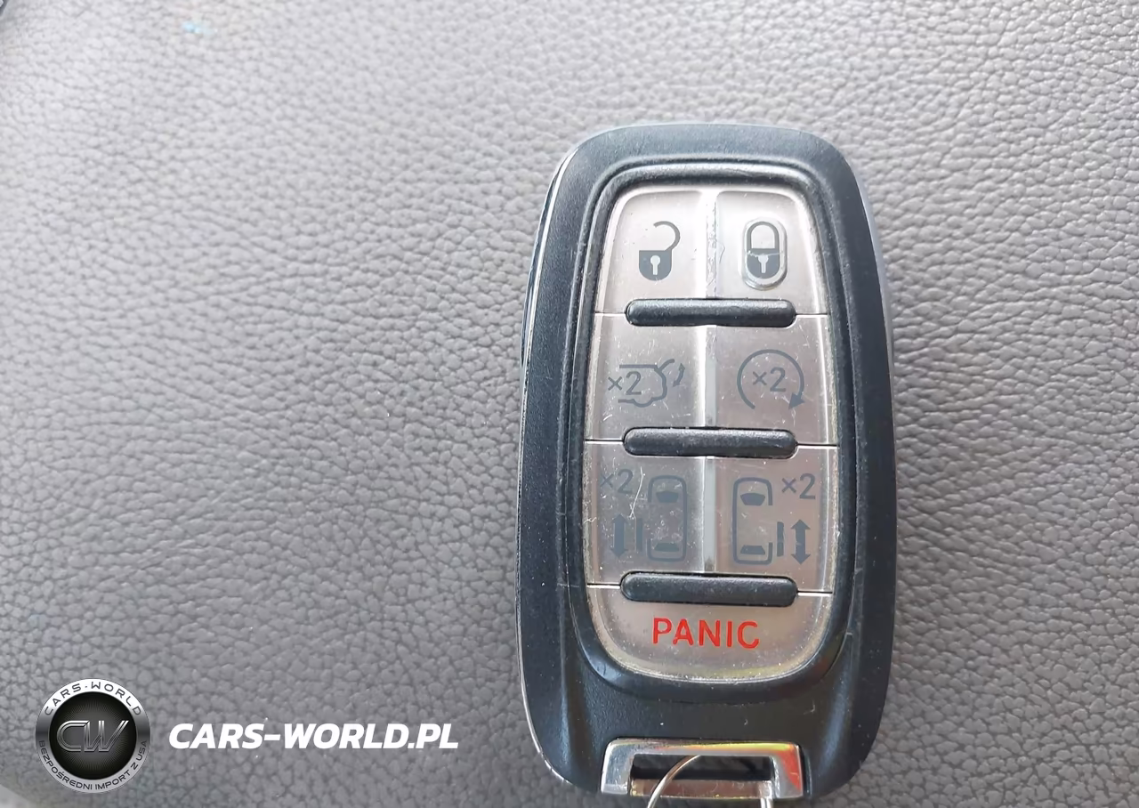 2019 Chrysler Pacifica Touring L VIN:2C4RC1BG1KR651144 - 11