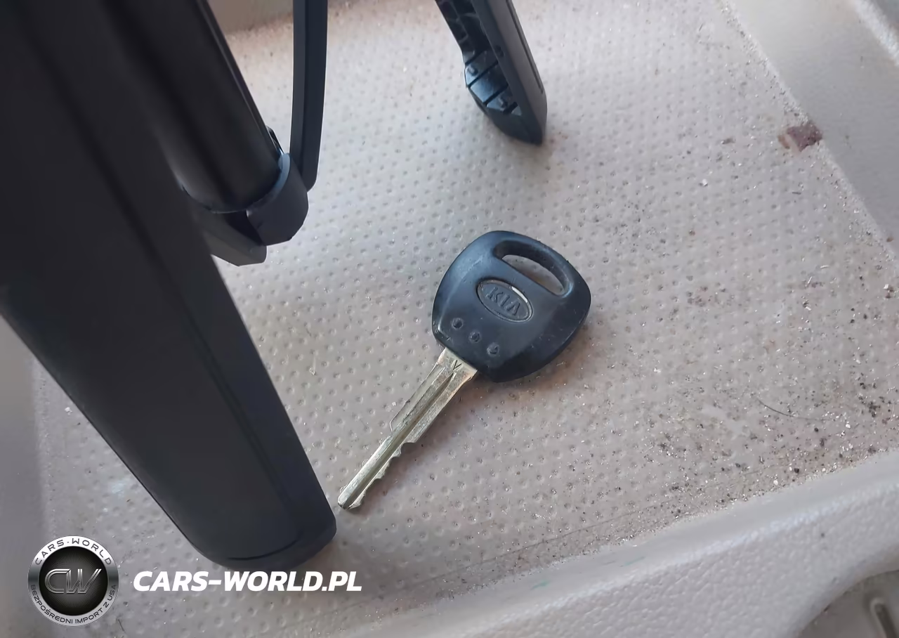 2011 Kia Sedona Lx VIN:KNDMG4C76B6366879 - 11