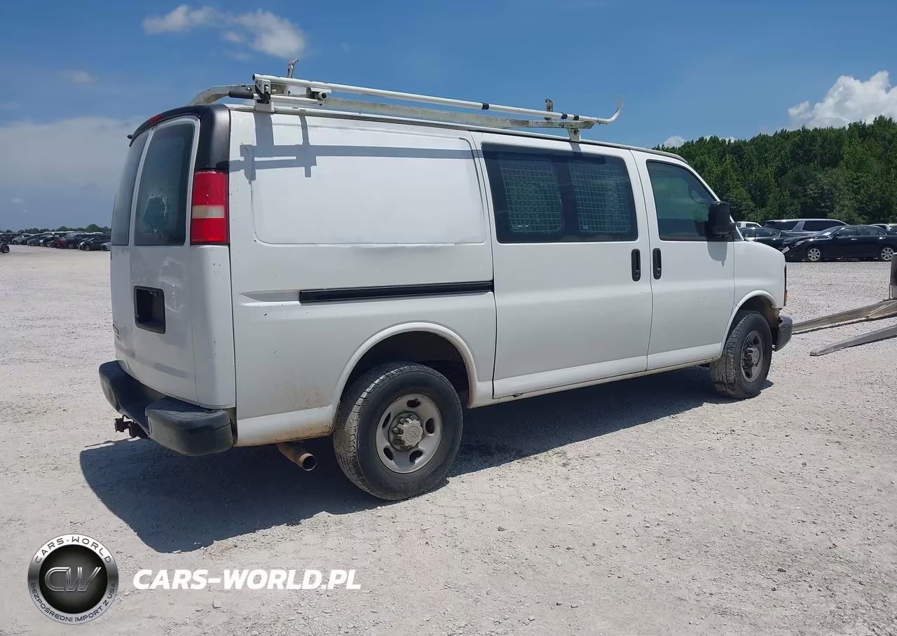 2015 Chevrolet Express 2500 Work Van VIN:1GCWGFCF2F1157430 - 4