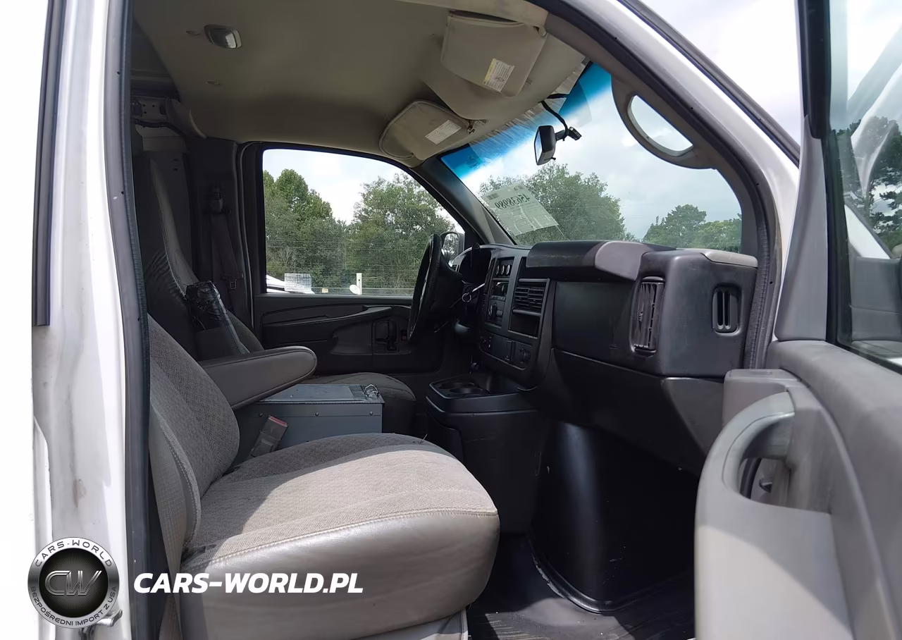 2015 Chevrolet Express 2500 Work Van VIN:1GCWGFCF2F1157430 - 5