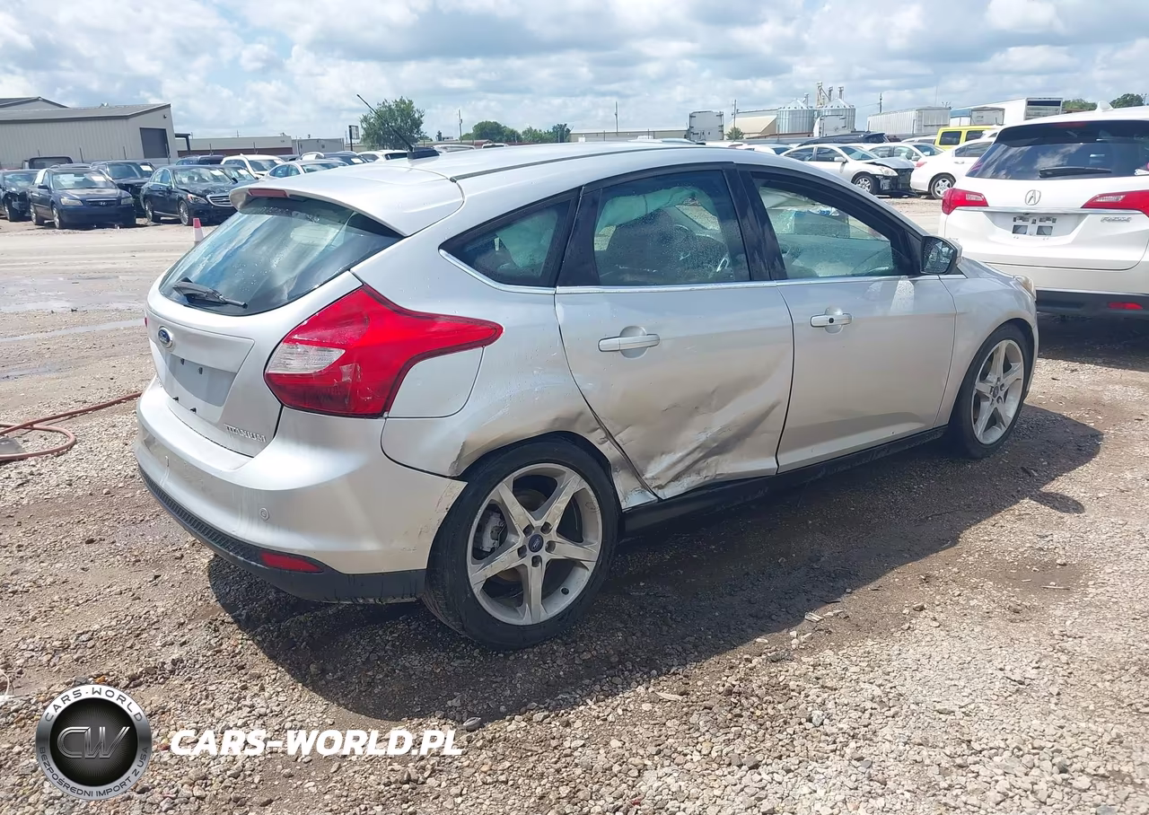 2013 Ford Focus Titanium VIN:1FADP3N24DL159090 - 4