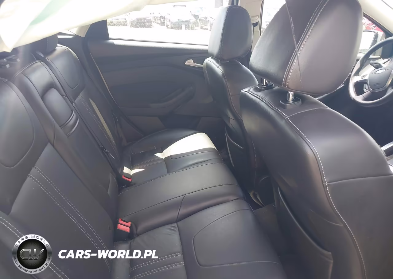 2013 Ford Focus Titanium VIN:1FADP3N24DL159090 - 8