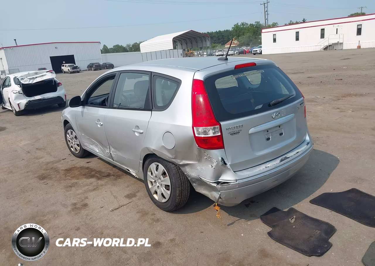 2010 Hyundai Elantra Touring Gls VIN:KMHDB8AE4AU061121 - 3