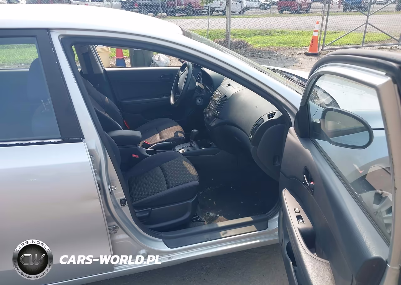 2010 Hyundai Elantra Touring Gls VIN:KMHDB8AE4AU061121 - 5