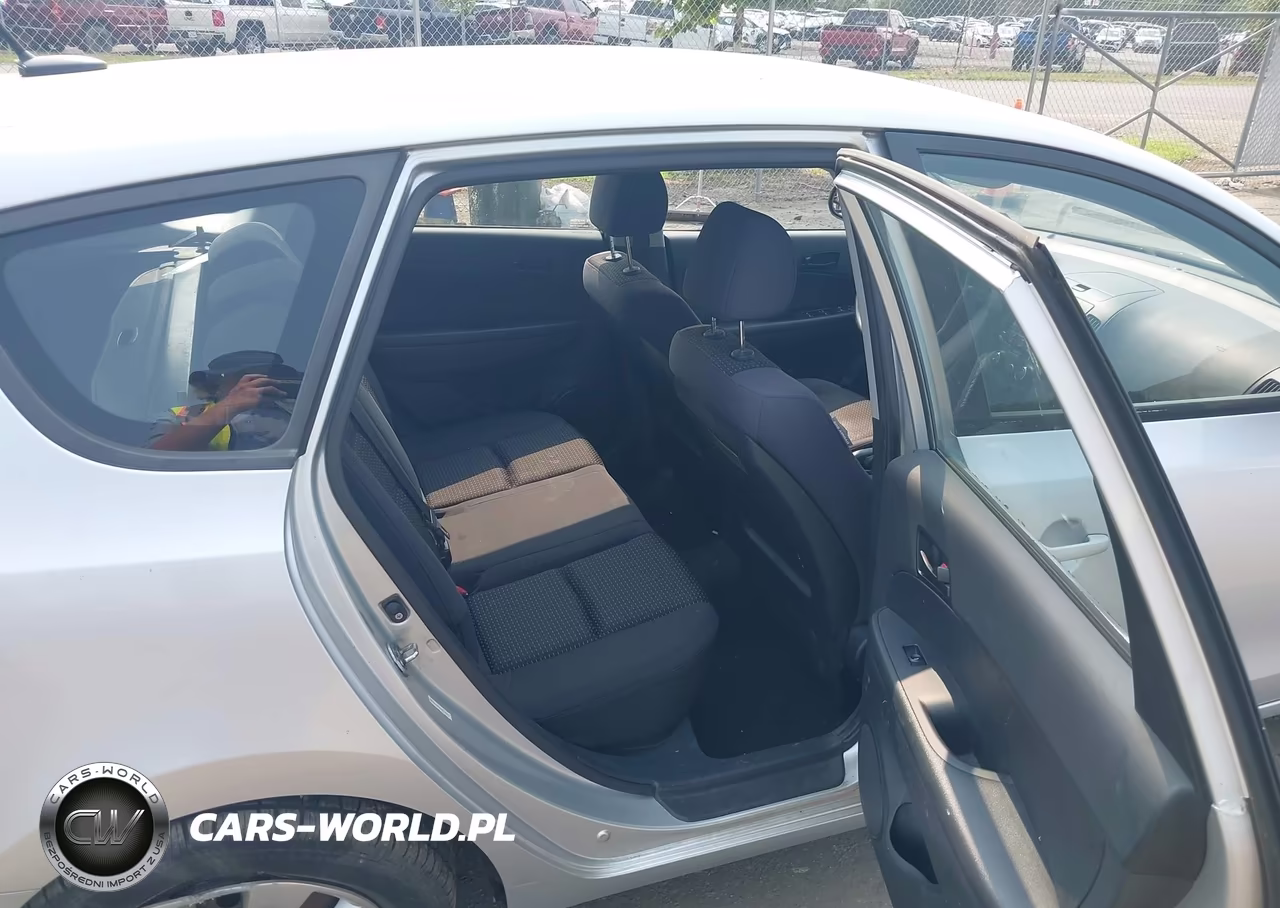 2010 Hyundai Elantra Touring Gls VIN:KMHDB8AE4AU061121 - 8