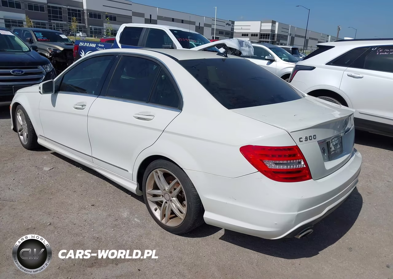 2012 Mercedes-Benz C 300 Sport 4Matic VIN:WDDGF8BB2CR238013 - 3