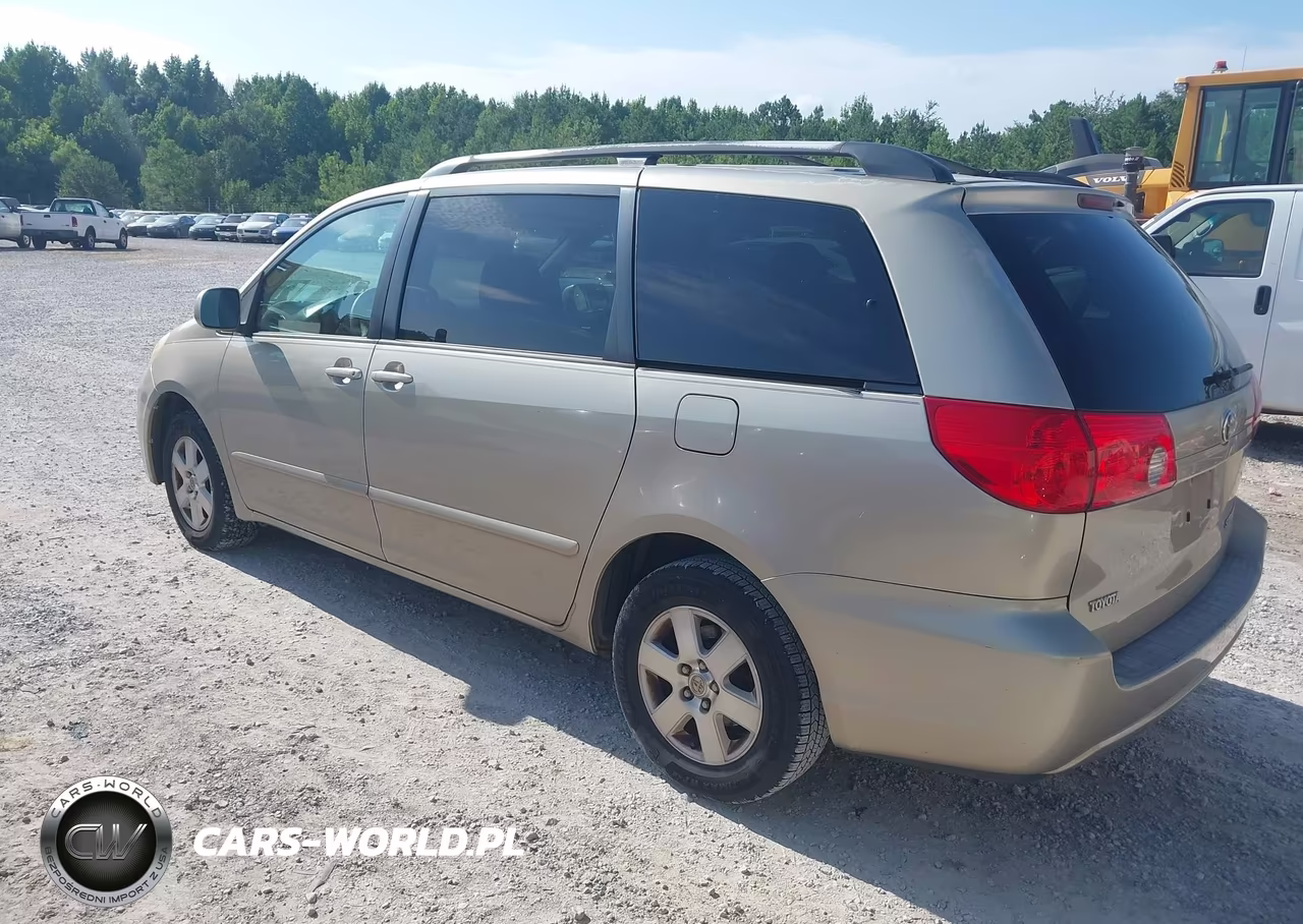 2010 Toyota Sienna Xle VIN:5TDYK4CC0AS318130 - 3
