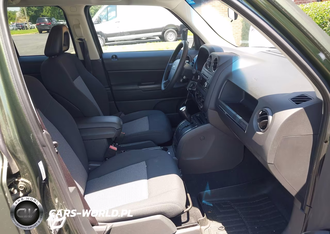 2009 Jeep Patriot Sport VIN:1J4FF28B19D250101 - 5