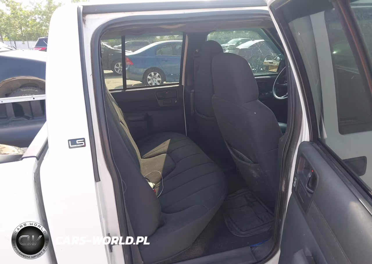 2003 Chevrolet S-10 Ls VIN:1GCDT13X73K137551 - 8