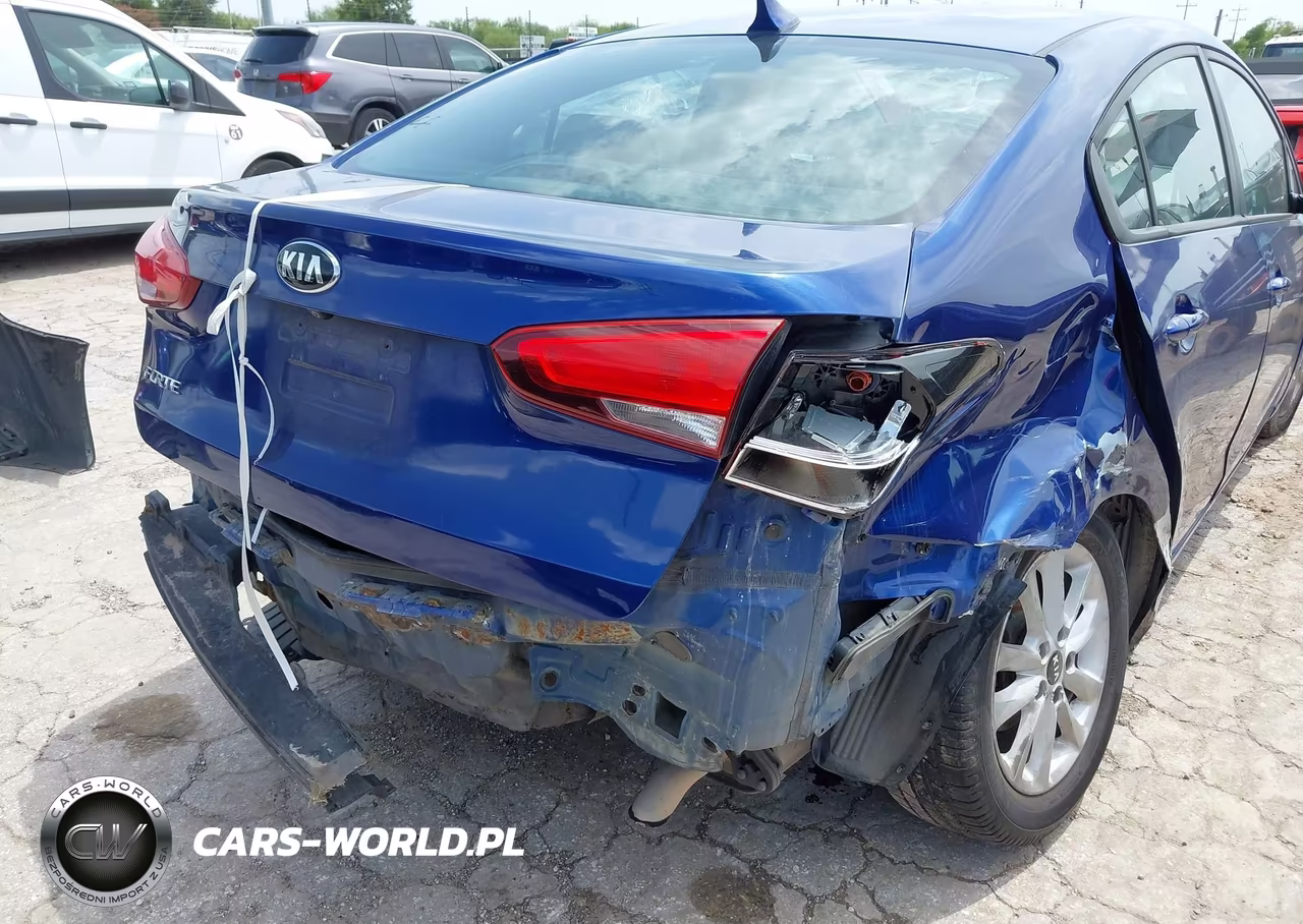 2017 Kia Forte Lx VIN:3KPFL4A7XHE015662 - 6